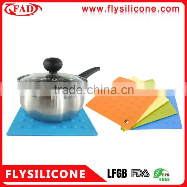 New Designed Kitchen Accessories Flexible Heat Resistant Silicone Pot Mat