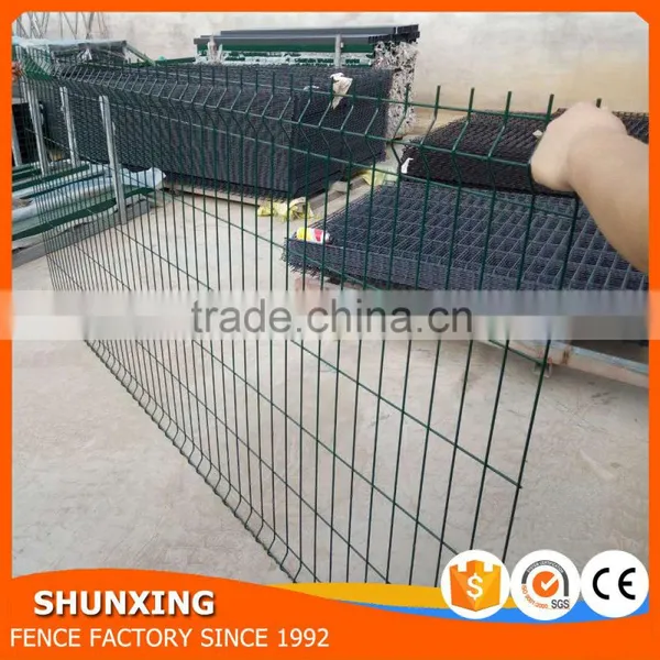 China Manufacturer Curvy Steel Metal Fence photo-2