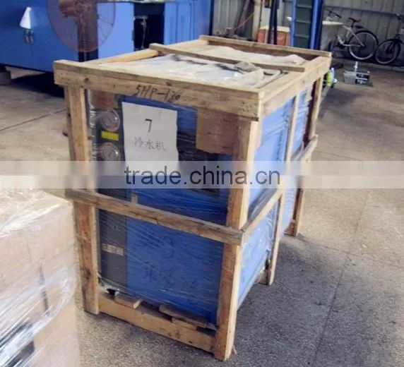 4 Cavity Automatic Blow Moulding Machine photo-3