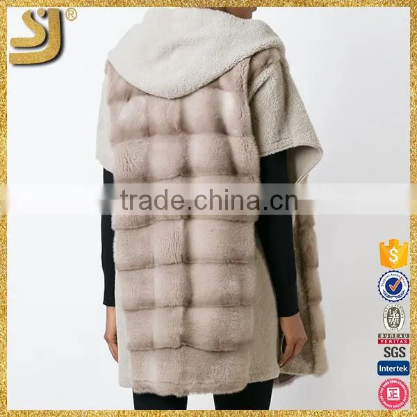 Vogue Black Modern Fashion Hooded Women Winter Mink Short Sleeve Fur Coats photo-4