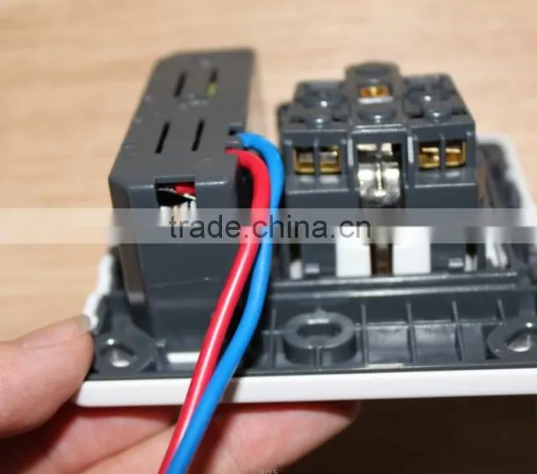 Highest Quality Output Current 2.1A Plug Socket With Double Usb USB Wall Socket EU photo-2