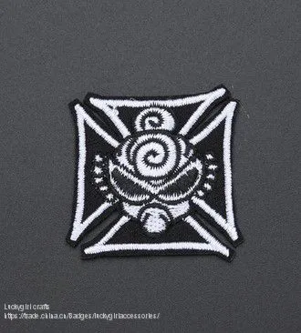 China Manufacture Factory Customize Woven Embroidery Emblem Badge photo-5