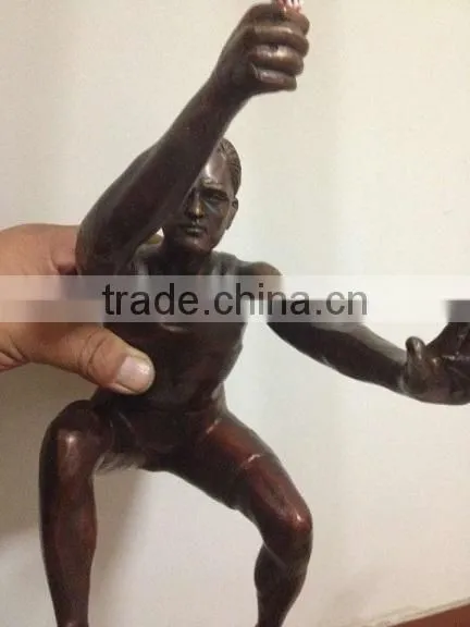 Lost Wax Method Casting Bronze Climbing Soldier Bronze Statue photo-3