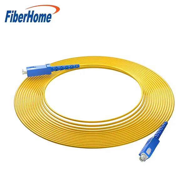 Патч - кабель из однородного волокна FiberHome с однокорневым квадратным разъемом SC - SC и двухкорневым малым квадратным разъемом LC - LC