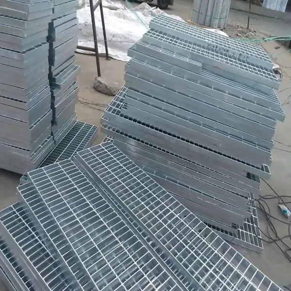 Hot Dipped Galvanized Steel Grating Heavy Duty Metal Grid for Industrial Platform Walkway photo-2