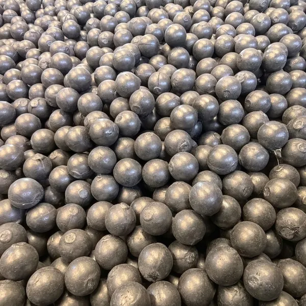 Oxidation Resistant Grinding Balls 100-150mm High Chrome Steel For Mine Concentrator Processing