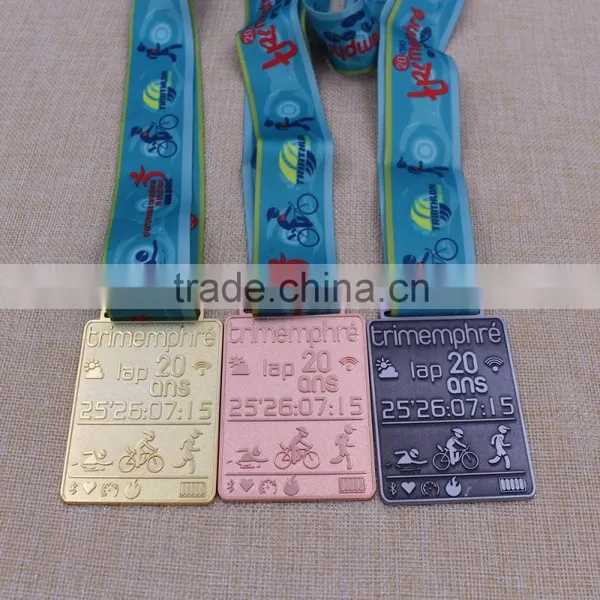 Custom Cheap Blank Gold Silver Bronze Sports Medals / Award Medals From China