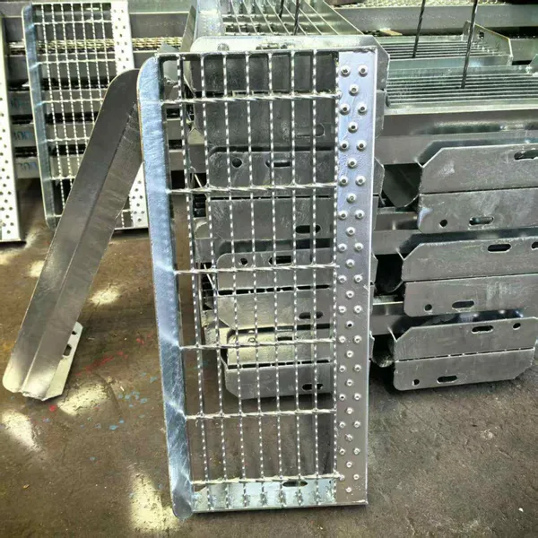 Drainable, Anti-slip Perforated Sheet; Stainless Steel Safety Grating; Anti-slip Metal Mesh for Stairs, Walkways, and Platforms photo-2