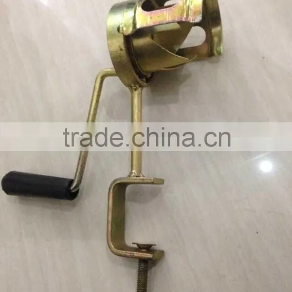 Best Selling Easy Operating Farm Manual Corn Sheller Corn Manual Sheller,hand-operated Corn Sheller Machinery photo-3
