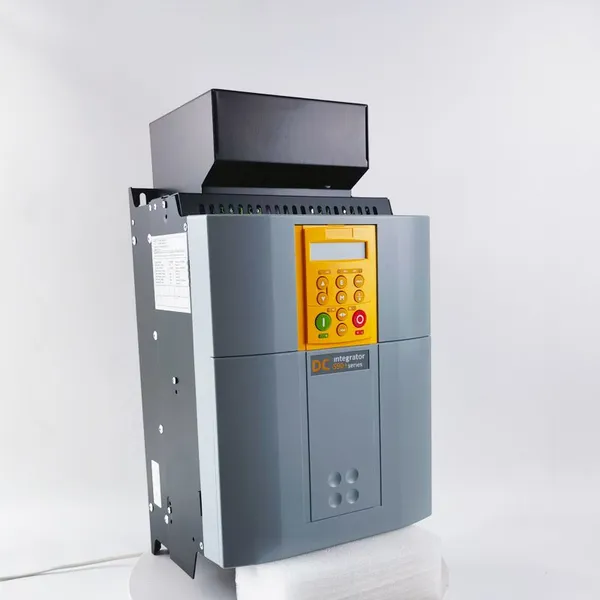 Parker 590P Управляющий блок скорости DC-мотора, обратимый четырехквадрантный DC-драйвер 590P-53318032-P41-U4A0