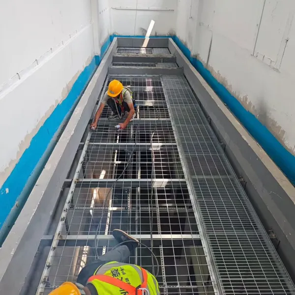 Heavy Duty Carbon Steel Grating for Industrial Flooring and Walkways