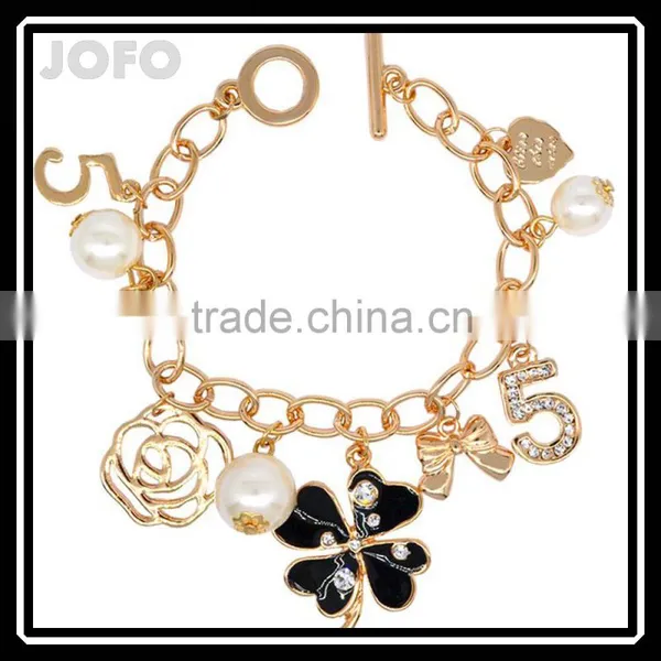 Sweet Imitation Pearl Four Leaf Clover Bracelet Female Fashion Personality Vintage Jewelry Accessories