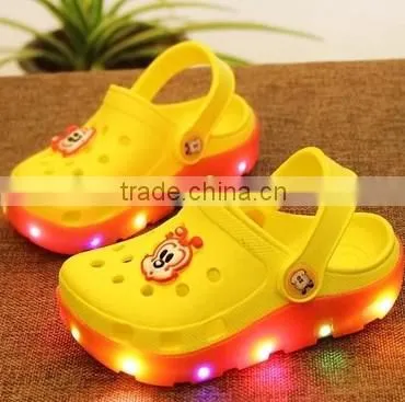 Hot Sale Comfortable Lovely Cartoon Led Light up Kids Shoes photo-3