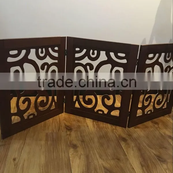 Foldable Wooden Pet Gate With Different Carve Patterns