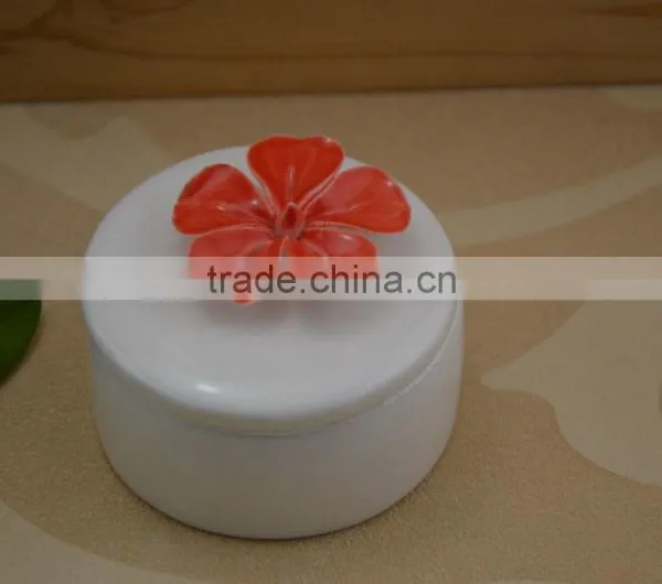 Hot Sale Small Ceramic Jewelery Box With Flower Shape Design photo-5