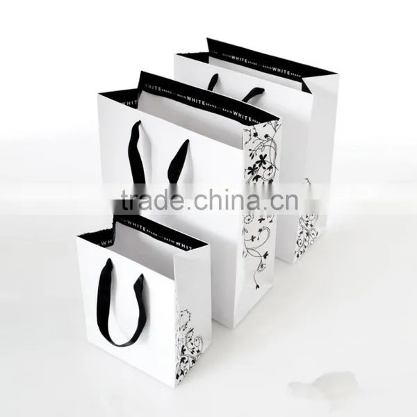 White Fashion Paper Shopping Bag photo-2