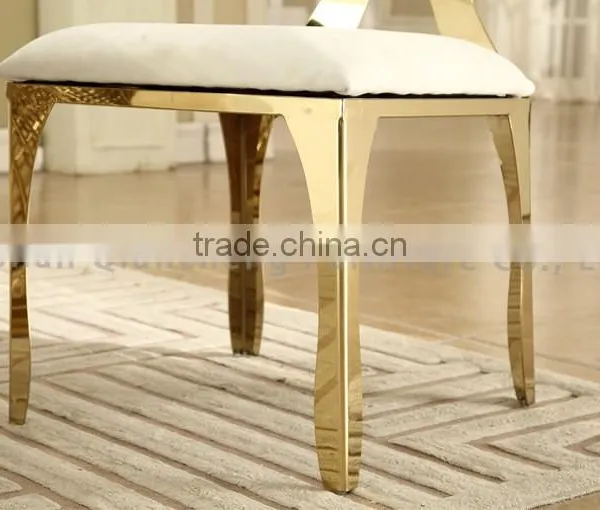 Hot Sale Golden Heart Shape Wedding Table Banquet Table photo-5