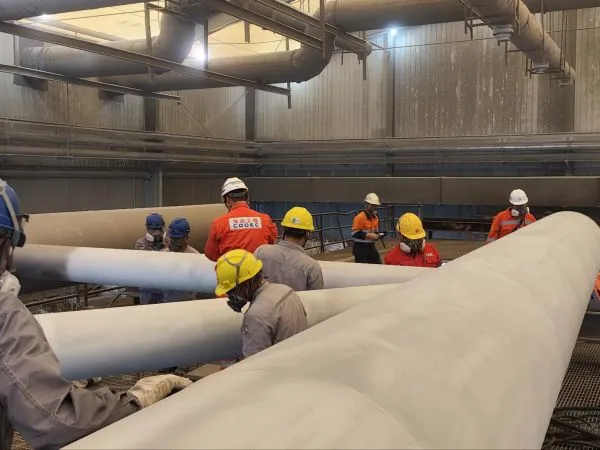Anti Corrosion Construction of Oil Pipeline in the Oil Torch Tower of Petro Pak Oil Company photo-5