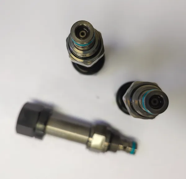 2554170H Solenoid Poppet Hydraulic Bidirectional Normally Closed Valve 18mm Valve Shaft