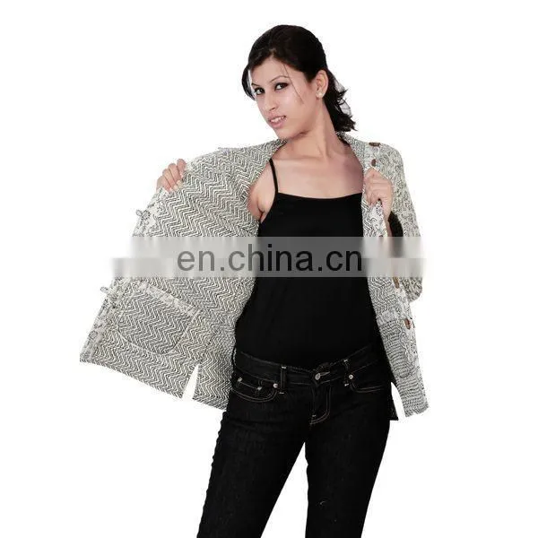 Extremely Stylish Designer Long Sleeve Winter Coaches Jackets Wholesale for Women