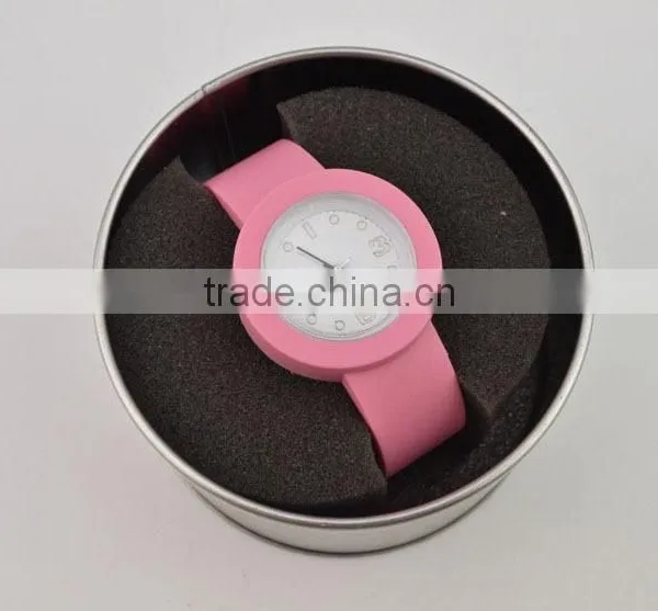 Simple Deisgn O Shape Silicone Cuff Watch Promotional Gift Watch photo-2