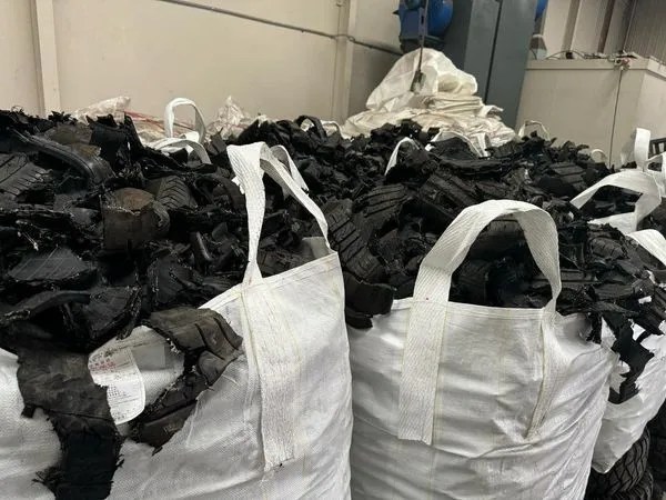Rubber Shredding Equipment Truck Tyre Recycling Machine Tire Shredder Product Line