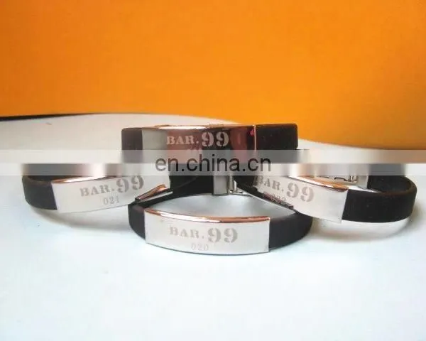 Customized One Heart Silicone Wristband With Metal Clip and Laser Logo