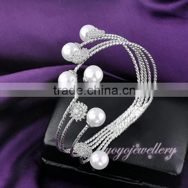 Hot Selling Fashion Fake Gold Copper Pearl Bangle photo-2