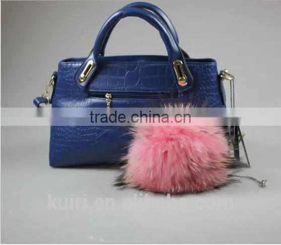 Factory Supply 100% Real Raccoon Fur Pompoms Luxurious Fur Balls Genuine Fur Pom Pom for Bag Hats Cap Scarf Gloves Attached the photo-4