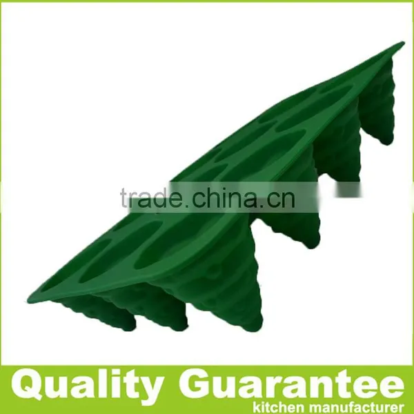 New Design 12 Cups Silicone Christmas Tree Cake Pan photo-3