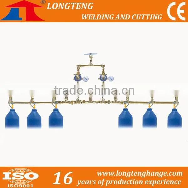 Oxygen Cylinder Manifold With Oxygen Cylinders For Welding