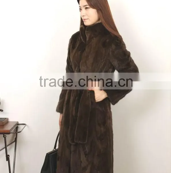 Furs Coats Mink Women's Long Mink Fur Coat in Winter