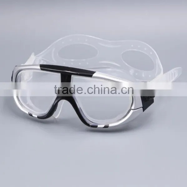 Comfortable Silicone Swimming Goggle With Anti-Fog Lens