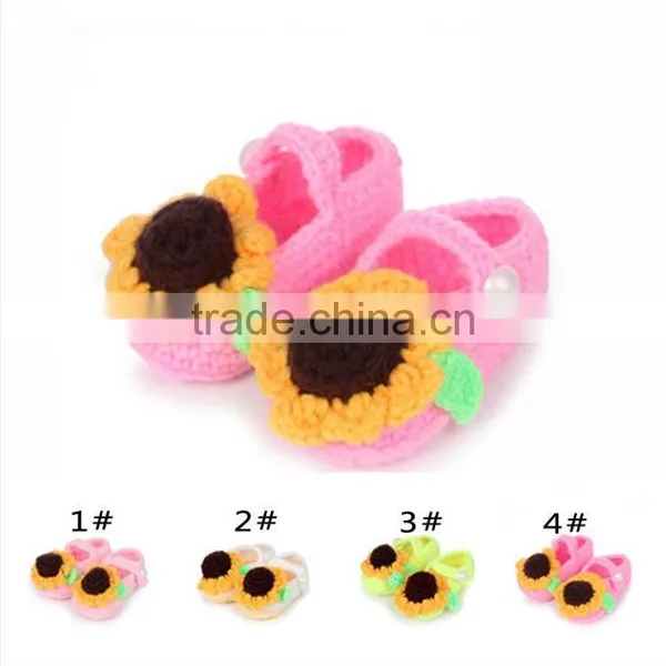 Beautiful Sunflower Free Crochet Shoes Pattern for Baby photo-6
