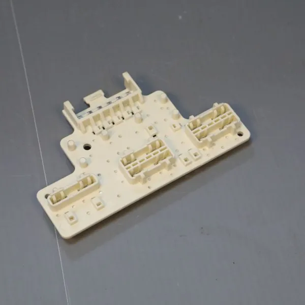 OEM Custom Molding for Automotive Hall Sensor Brackets, PBT+GF30 Material, IATF 16949 Certified, Zero Warpage Tolerance ±0.05mm photo-2