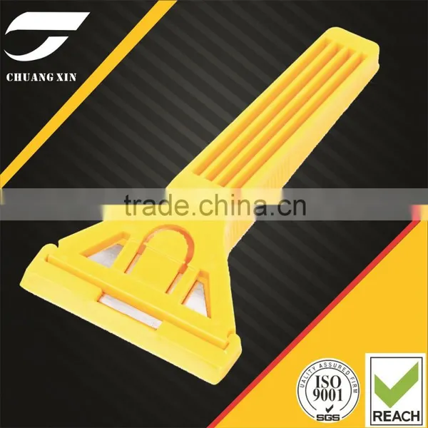 18mm Blade Plastic Scraper