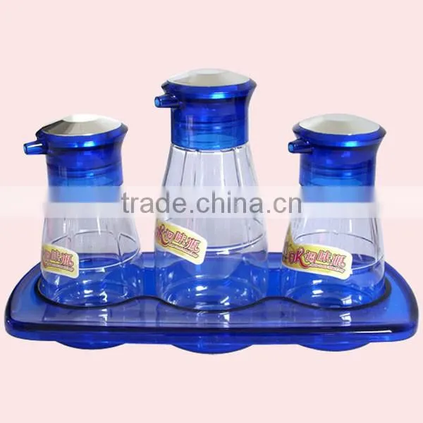 Plastic Salt and Pepper Shaker photo-2