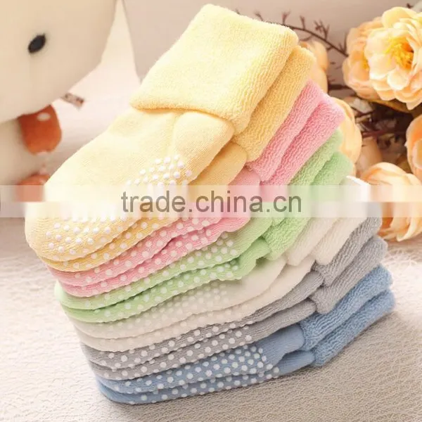 Zm33770a Bulk Wholesale Kids Thicken Socks Cute Boy Colorful Baby Short Socks photo-3