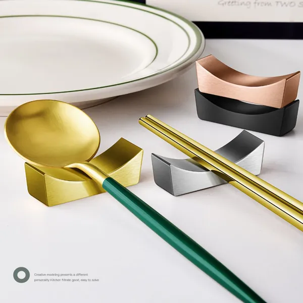 Wholesale Hotel Restaurant Wedding Creative Stainless Steel Chopsticks Holder Metal Spoon Fork Rack Pillow Chopsticks Rack