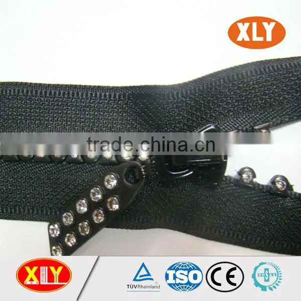 China XLY Zipper #5 Cheap Price Single Stone Diamond Zipper photo-2