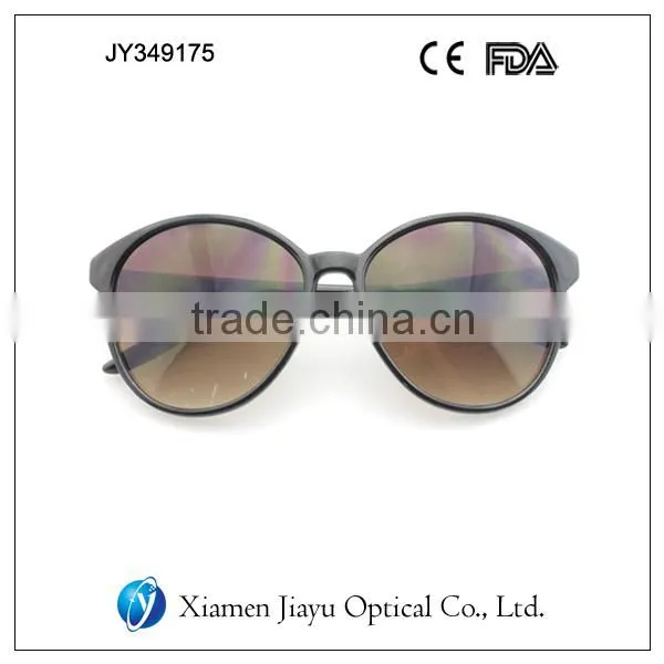 Popular Design Polarized Sunglasses for Men and Woman With High Quality and Customized Logo photo-2