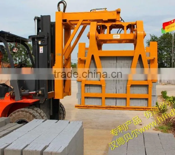Forklift overhead concrete block clamp