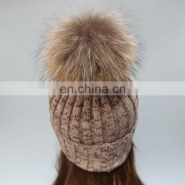 Fashion Pattern Pompon Hat With Lurex Acrylic Knitting Hat With Pompon photo-4