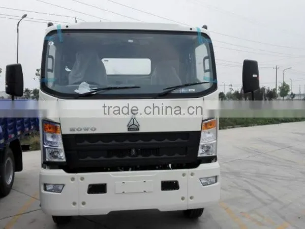 SINOTRUK HOWO 4X2 RHD 8 Ton Light Truck Chassis For Oil Tank Truck photo-3