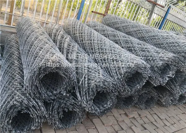 BTO 30 Galvanized Welded Razor Wire Mesh Fence , Razor Wire Fence With Diamond Hole Shape