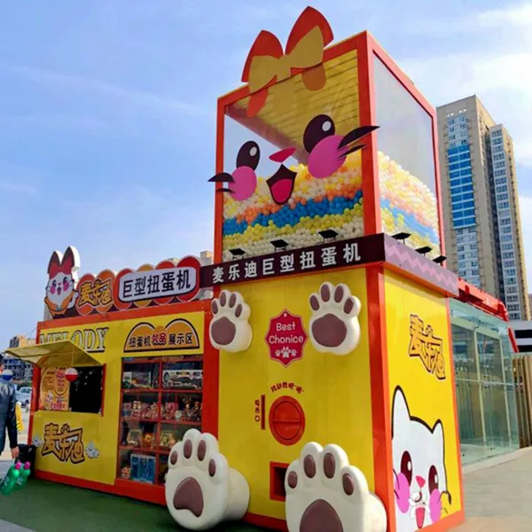 Outdoor Large-scale Combined Gashapon Machine – a Shopping Mall Promotion Gift Redemption Machine and Interactive Device. photo-4