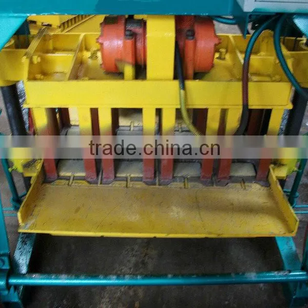 QMR4-45 Low Cost Egg Block Machine photo-3