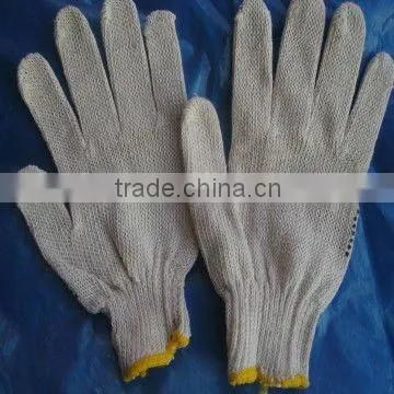 Raw White Knitted Gloves