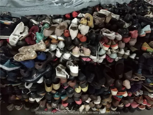 Factory Outlet Used Shoes ，old Shoes ，second Hand Clothing photo-2