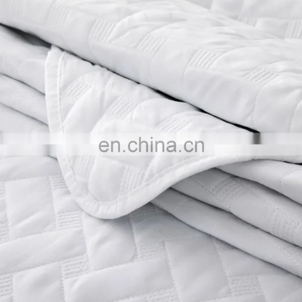 Soft 100% Polyester Fade Resistance Eco-friendly White Plain Quilt For Sale photo-3